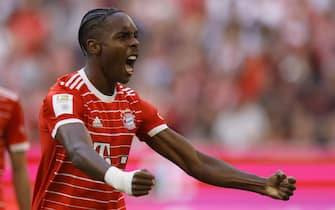 epa10273371 Munich's Mathys Tel celebrates after scoring the 5-1 goal in the German Bundesliga soccer match between FC Bayern Munich and FSV Mainz 05 in Munich, Germany, 29 October 2022.  EPA/RONALD WITTEK CONDITIONS - ATTENTION: The DFL regulations prohibit any use of photographs as image sequences and/or quasi-video.