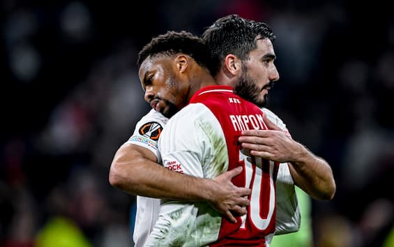 L'Ajax ha iniziato a licenziare i suoi giocatori traemite... Whatsapp