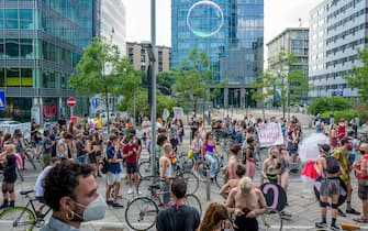 Milano. Marcia Marciona Non Tras Biciclettata in Occasione del Global gay Pride 2020