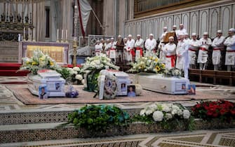 Strage di Monreale in miagliaia la piazza gremita al funerale dei tre ragazzi uccisi Palermo 02 maggio 2025 ANSA/IGOR PETYX 