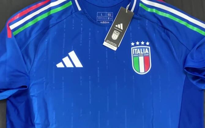 Nuova maglia top nazionale