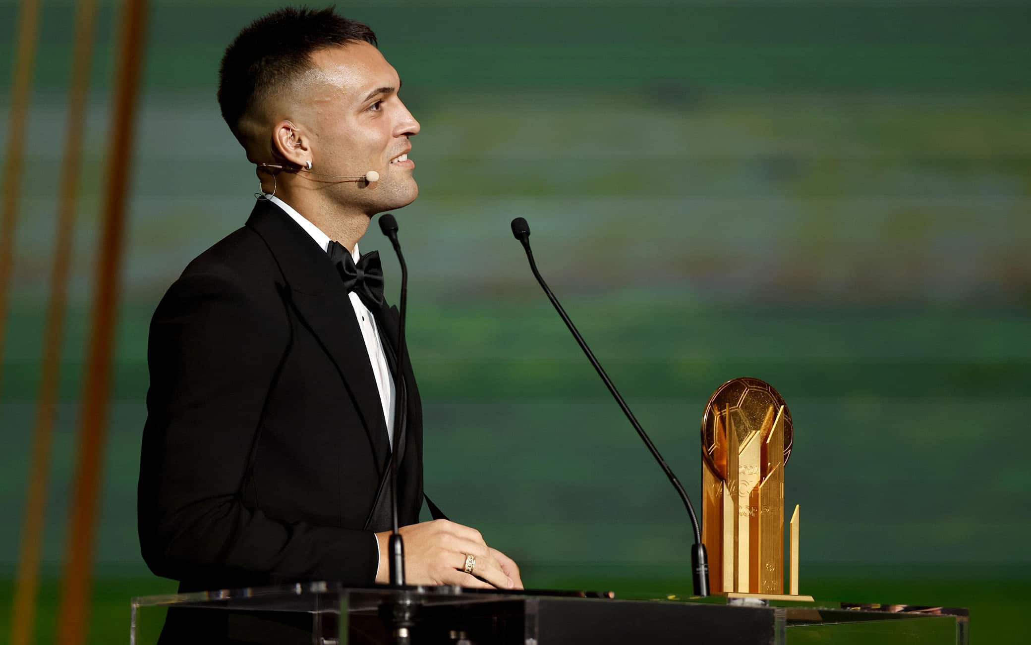 لاوتارو مارتينيز يؤكد على العمل اليومي لتحقيق الألقاب ويمدح زميله مارتينيز كأفضل حارس