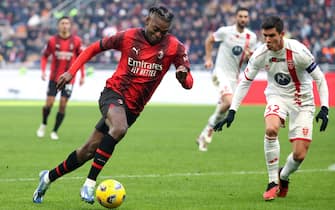 AC Milan s Rafael Leao (L) challenges for the ball with Monza s Matteo Pessina during the Italian serie A soccer match between AC Milan and Monza at Giuseppe Meazza stadium in Milan, 17 December 2023.
ANSA / MATTEO BAZZI