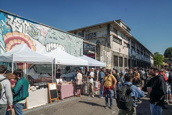 Milano, al via sfratto dello storico centro sociale Leoncavallo
