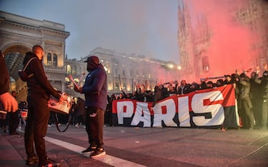 Supporters of Paris Saint Germain in Duomo's square prior the UEFA Champions League soccer match against AC Milan, in Milan, Italy, 07 November 2023.
ANSA/MATTEO CORNER