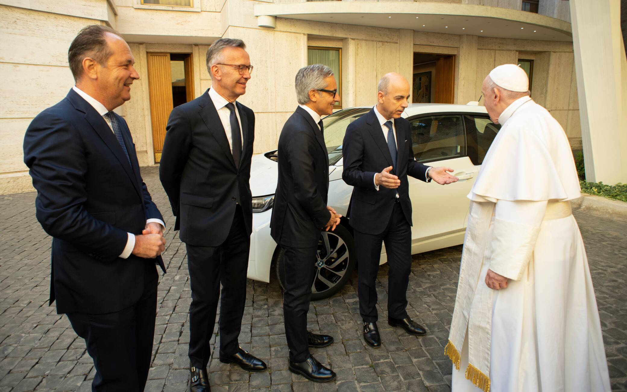 Papa Francesco, Bmw i3