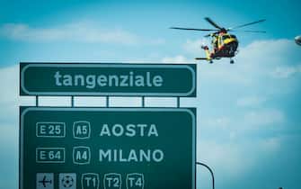 Incidente stradale con elisoccorso sulla tangenziale uscita Moncalieri. Torino 12 giugno 2022 ANSA/TINO ROMANO 