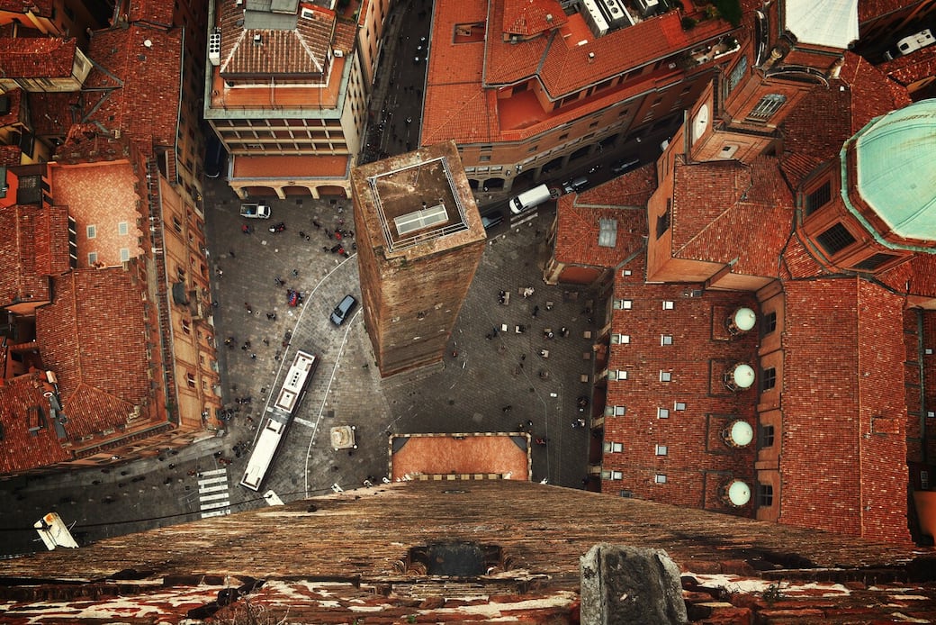 Bologna. Foto di Bogdan Dada su Unsplash