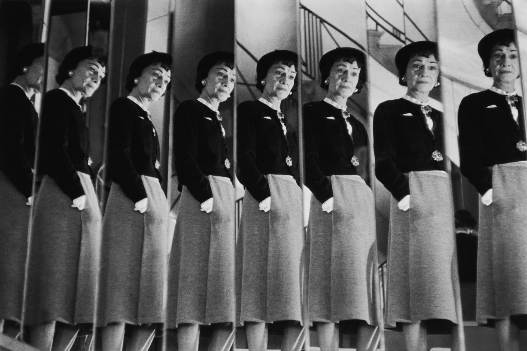 CC_5416M_CHANEL_IN_MIRRORS_Getty_121516998.jpg