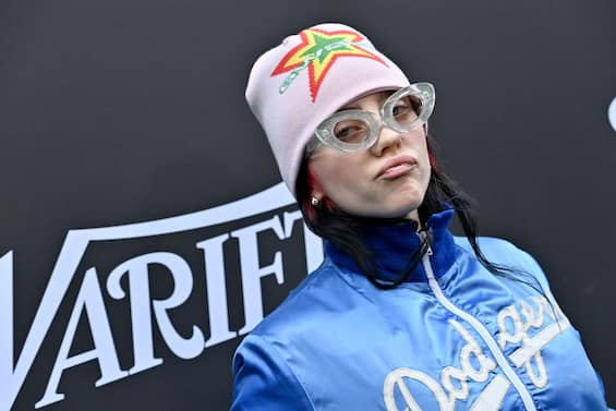 Billie Eilish on coming out: “I thought it was obvious”