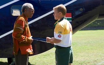 Morgan Freeman e Matt Damon in una scena di Invictus