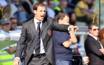 20090927 - PARMA - SPO - CALCIO: SERIE A; PARMA-CAGLIARI. L'allenatore del cagliari, Massimiliano Allegri durante la partita di serie A Parma-Cagliari oggi allo stadio 'Tardini' di Parma. GIORGIO BENVENUTI/ANSA

