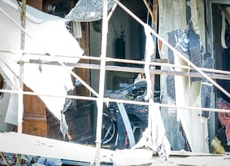 Esplosione in alloggio con lavori, crolla parte ponteggio a Settimo Torinese. Torino