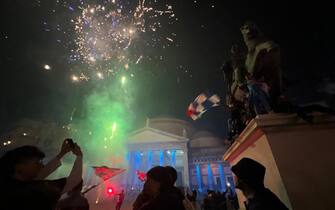 SSC Napoli’s supporters celebrate the victory of the Italian Serie A Championship (Scudetto) at the end of the match against Udinese Calcio in the centre of Naples, Italy, 04 May 2023.
ANSA/CIRO FUSCO