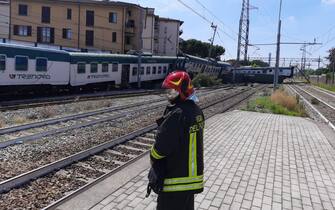 treno deragliato, vigili del fuoco, stgazione, carnate, vagoni,