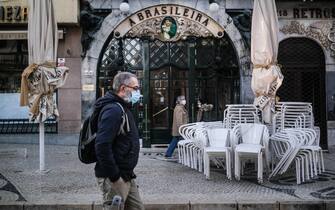 Le misure a causa della variante Delta