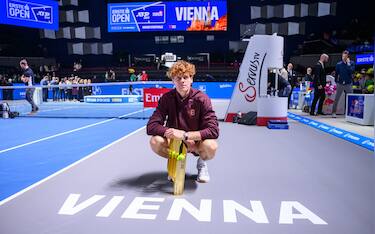 VIENNA, AUSTRIA - OCTOBER 26: Jannik Sinner of Italy poses with his trophy after winning the Singles Final match against Alexander Zverev of Germany (not pictured) during day nine of the Erste Bank Open 2025 at Wiener Stadthalle on October 26, 2025 in Vienna, Austria. (Photo by Christian Bruna/Getty Images)