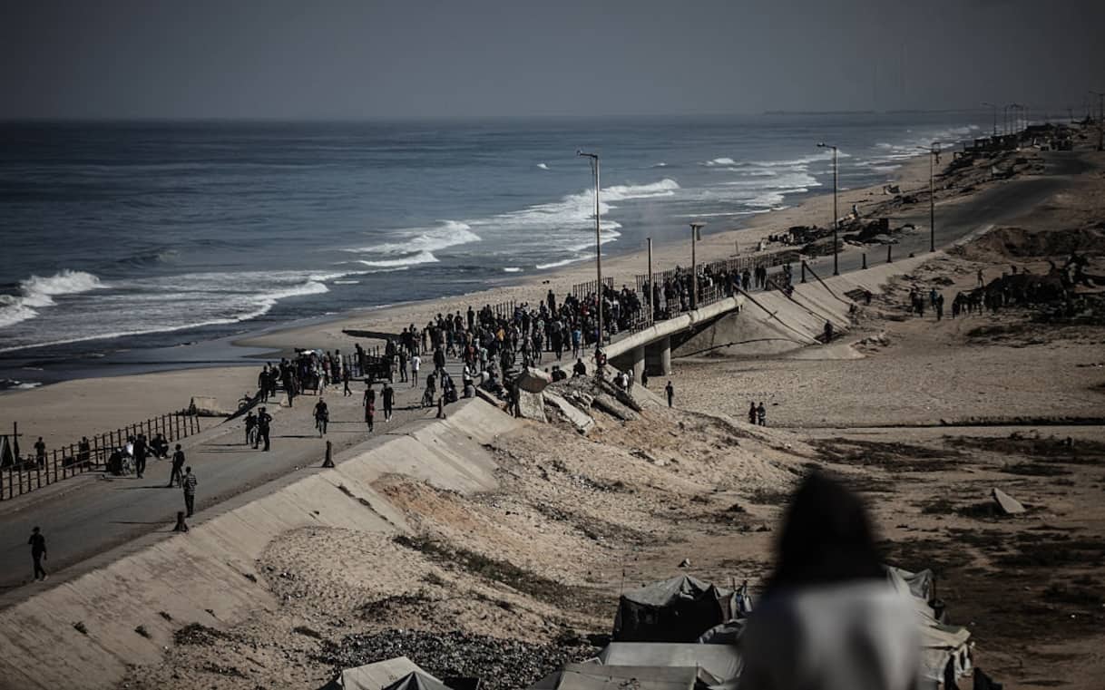 Pace a Gaza, migliaia di palestinesi in fila per tornare a casa