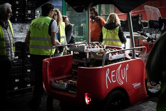 Allianz Direct e il progetto di responsabilità sociale contro lo spreco alimentare Allianz Direct e il progetto di responsabilità sociale contro lo spreco alimentare