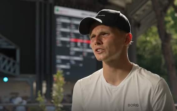 https://static.sky.it/editorialimages/9c15e934c77abf9237e23a85ca1e74b29d626bbb/skysport/it/tennis/video/2025/05/11/de-jong-sinner-intervista-atp-roma-video/dejong.jpg?im=Resize,width=565