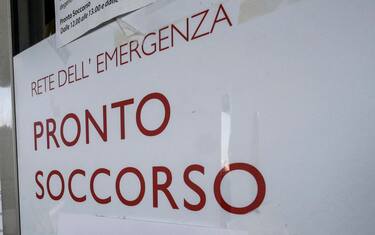 Ambulances arrives at  Policlinico di Tor Vergata Hospital first aid during the second wave of the coronavirus pandemic, in Rome, Italy, 26 November 2020. ANSA/GIUSEPPE LAMI