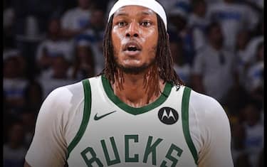 MILWAUKEE: MYLES TURNER