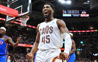 CLEVELAND, OHIO - OCTOBER 27: Donovan Mitchell #45 of the Cleveland Cavaliers celebrates after scoring during the fourth quarter against the Oklahoma City Thunder at Rocket Mortgage Fieldhouse on October 27, 2023 in Cleveland, Ohio. The Thunder defeated the Cavaliers 108-105. NOTE TO USER: User expressly acknowledges and agrees that, by downloading and or using this photograph, User is consenting to the terms and conditions of the Getty Images License Agreement. (Photo by Jason Miller/Getty Images)