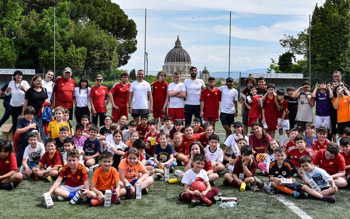 https://static.sky.it/editorialimages/9d41bcef9eadfde4c9215a60fff4aac7180e8ade/skysport/it/calcio/2025/10/24/accademia-calcio-integrato-roma-cose-come-funziona/accadamia_orizzontale.jpg?im=Resize,width=1218