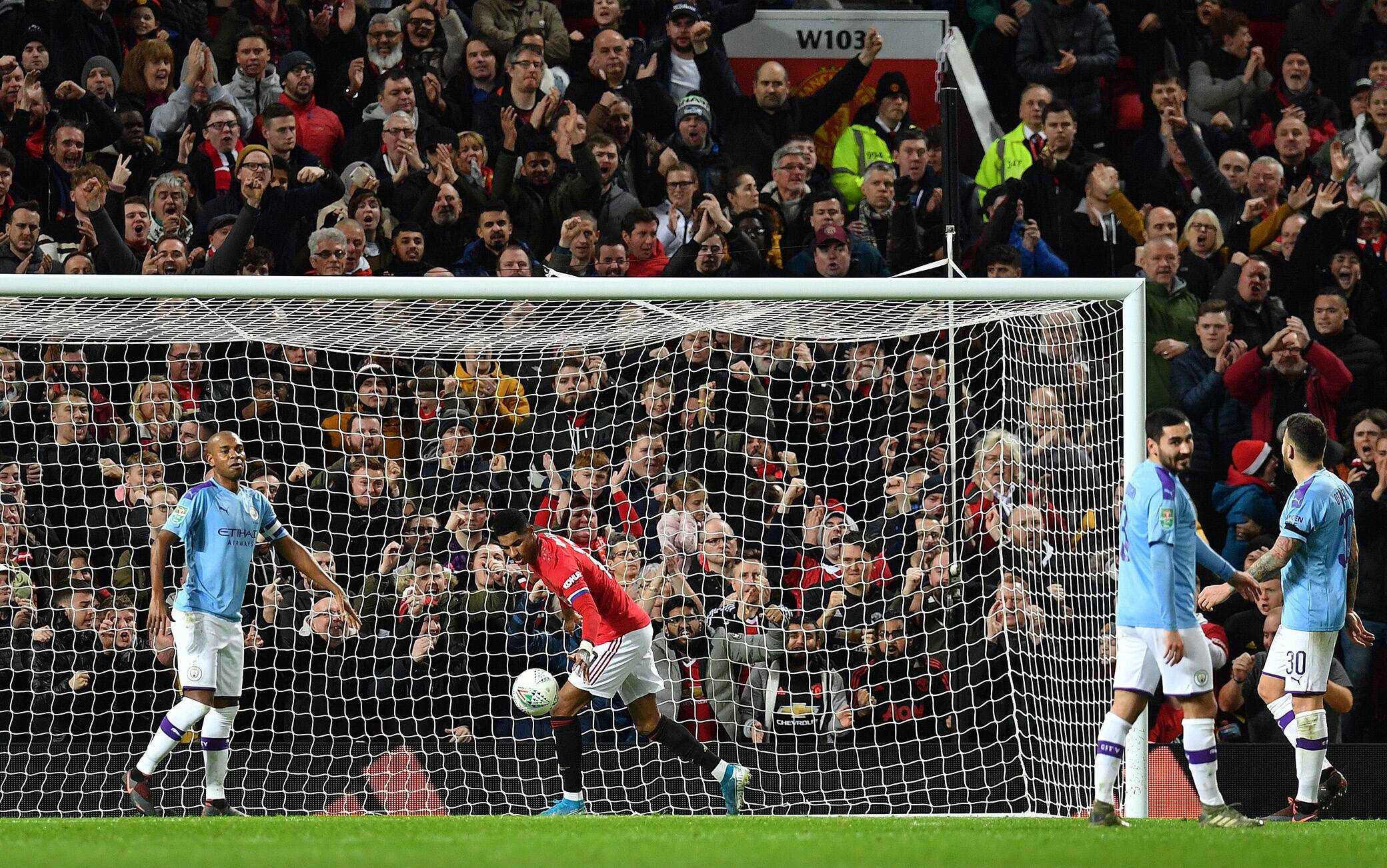 Rashford deposita in rete il pallone del definitivo 3-1 del City Rashford deposita in rete il pallone del definitivo 3-1 del City