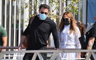 Jennifer Lopez e Ben Affleck mano nella mano