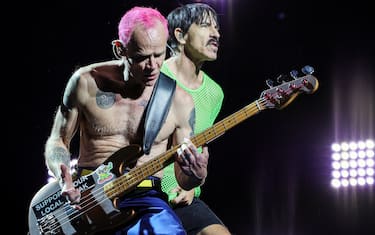 LAS VEGAS, NEVADA - APRIL 01: Bassist Flea (L) and singer Anthony Kiedis of Red Hot Chili Peppers perform at Allegiant Stadium on April 01, 2023 in Las Vegas, Nevada. (Photo by Ethan Miller/Getty Images)
