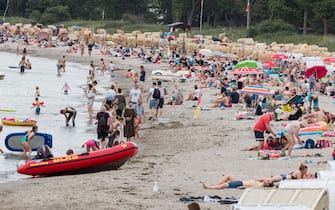 Full beaches in the holiday season