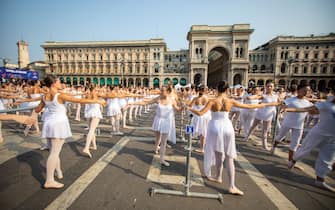ondance milano roberto bolle piazza duomo ballo in bianco