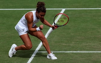 epa11475864 Jasmine Paolini of Italy reacts during the Women's final match against Barbora Krejcikova of Czech Republic at the Wimbledon Championships, Wimbledon, Britain, 13 July 2024.  EPA/ADAM VAUGHAN  EDITORIAL USE ONLY