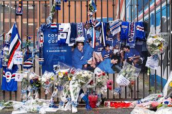 Tribute by the fans to the late former Sampdoria s Italian forward Gianluca Vialli prior to kick-off in the Italian Serie A soccer match Uc Sampdoria vs Ssc Napoli at Luigi Ferraris stadium in Genoa, Italy, 8 January 2023. ANSA/STRINGER