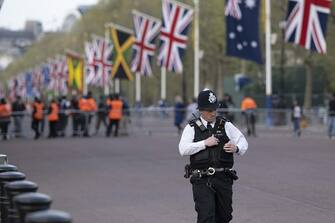 LONDON, UNITED KINGDOM - MAY 03: Police take security measures ahead of the coronation ceremony of King Charles III around Buckingham Palace in London, UK on May 03, 2023. (Photo by Rasid Necati Aslim/Anadolu Agency via Getty Images)