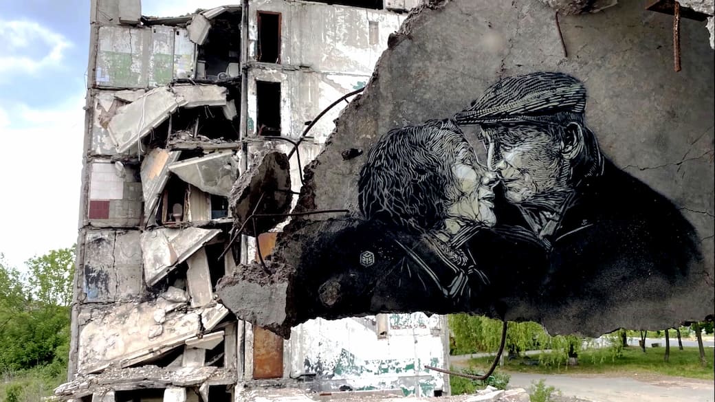 Arte vs Guerra – Banksy e C215 a Borodyanka, Ucraina 