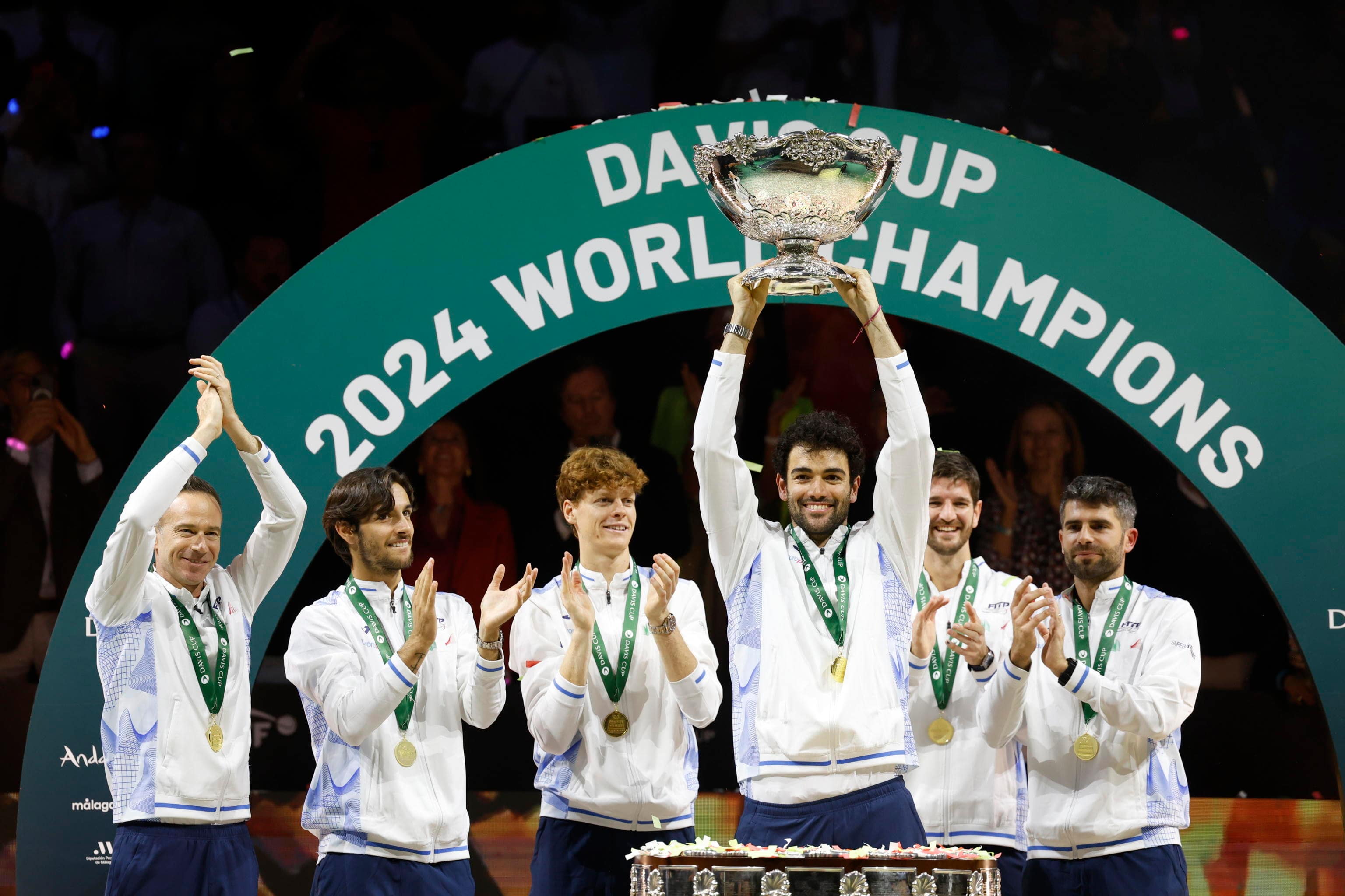 epa11738868 Italian Davis Cup tennis team celebrates winning the Davis Cup Final at Jose Maria Martin Carpena Pavilion, in Malaga, southern Spain, 24 November 2024.  EPA/Jorge Zapata