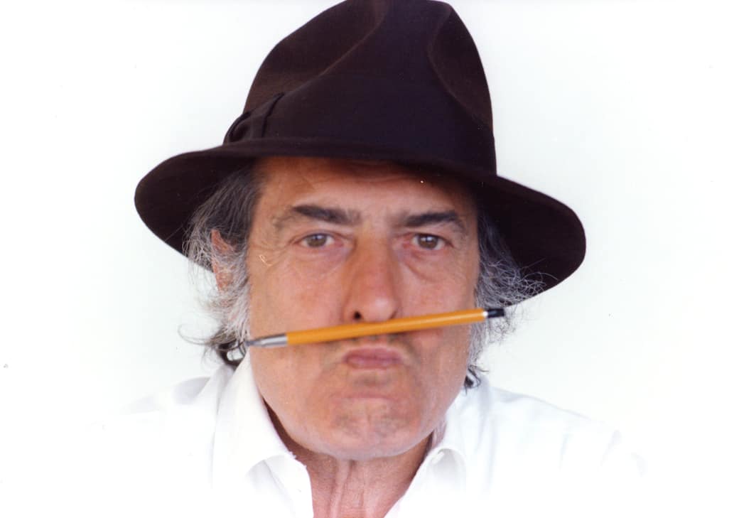 1._Armando_Testa_Ritratto_con_Matita._Photo_Gemma_De_Angelis_Testa_(1).jpg