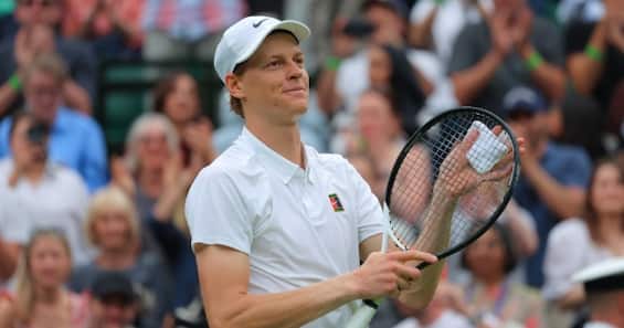 https://static.sky.it/editorialimages/9f9f64768e2e201960470b64bd7694ec0677086d/skysport/it/tennis/video/2025/07/05/sinner-wimbledon-f1-gp-silverstone/OG_SOCIAL_IPA_sinner.jpg?im=Resize,width=565