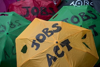 Ombrelli con la scritta Jobs Act