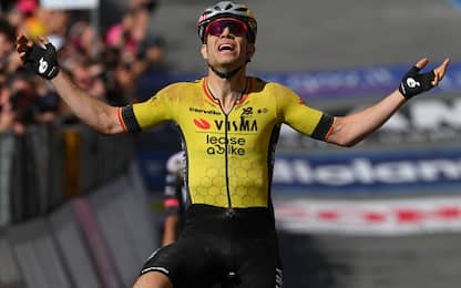 SIENA, ITALY - MAY 18: Wout Van Aert of Belgium and Team Visma | Lease a Bike celebrates at finish line as stage winner during the 108th Giro d'Italia 2025, Stage 9 a 181km stage from Gubbio to Siena / #UCIWT / on May 18, 2025 in Siena, Italy. (Photo by Tim de Waele/Getty Images)