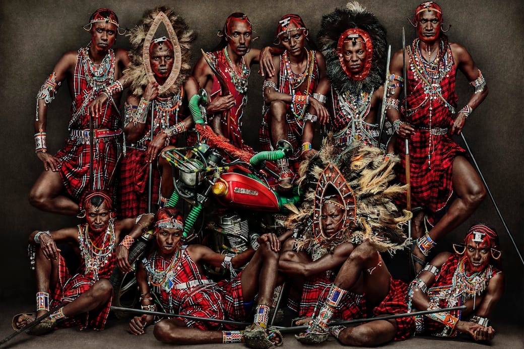 Mario_Testino_Kenya_2023_Fotografia_120x180_cm_(c)_Mario_Testino.jpg
