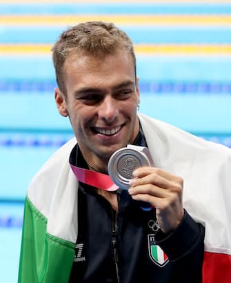 29 July 2021, Japan, Tokio: Swimming: Olympics, 800m freestyle, men, final at Tokyo Aquatics Centre. Gregorio Paltrinieri from Italy with silver medal at the award ceremony. Photo: Friso Gentsch/dpa