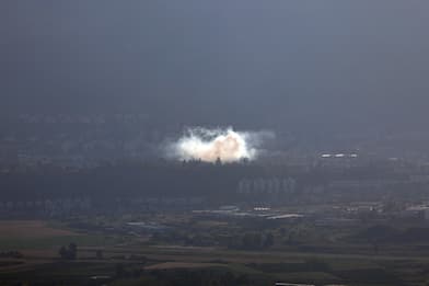 Libano, esplodono ricetrasmittenti. Decine di Hezbollah feriti. LIVE