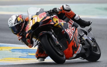 ACOSTA E VINALES: 7
