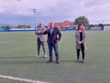 E' livornese di nascita e romano d'adozione il nuovo sindaco di Terni Stefano Bandecchi, 62 anni. E' fondatore e presidente dell'Universit‡ NiccolÚ Cusano e dal 2017 ricopre anche la carica di presidente della Ternana calcio. Bandecchi ha un passato tra i paracadutisti, Ë sposato, ha due figli ed Ë anche nonno di due nipotini. Il neosindaco si Ë presentato alle elezioni amministrative di Terni rispolverando Alternativa popolare, il partito fondato da Angelino Alfano, per poi essere sorretto da altre tre liste civiche, tra cui "Con Bandecchi per Terni". Bandecchi Ë molto attivo sui social. Sia come presidente della Ternana che come, finora, candidato sindaco.
FACEBOOK STEFANO BANDECCHI
+++ ATTENZIONE LA FOTO NON PUO' ESSERE PUBBLICATA O RIPRODOTTA SENZA L'AUTORIZZAZIONE DELLA FONTE DI ORIGINE CUI SI RINVIA+++ NPK +++