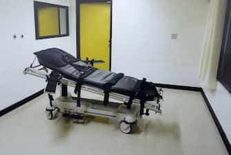 402222 03: (FILE PHOTO) This undated photo shows the death chamber at the Georgia Diagnostic Prison in Jackson, GA. British national Tracy Housel is scheduled to be executed by lethal injection March 12 at the prison. Housel, who was born in Bermuda and holds US and British citizenship, was given the death penalty for the 1985 murder of a female hitchiker in Gwinnett County. Despite pleas by members of the British government, state officials have refused to commute his sentence. (Photo by Georgia Department of Corrections/Getty Images)