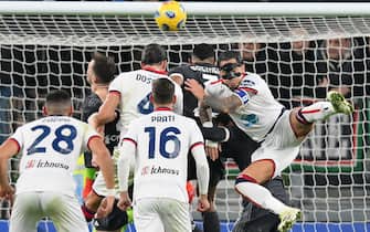 Cagliari's Alberto Dossena score the gol (2-1) during the italian Serie A soccer match Juventus FC vs Cagliari Calcio at the Allianz Stadium in Turin, Italy, 11 november 2023 ANSA/ALESSANDRO DI MARCO