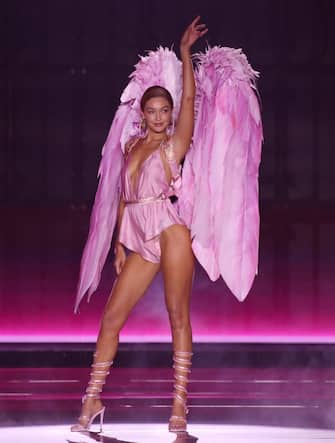 victorias-secret-fashion-show-2024 - 1